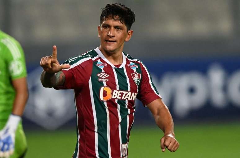 Cano marcou o primeiro gol do Fluminense no jogo (Foto: Ernesto Benevides / AFP)