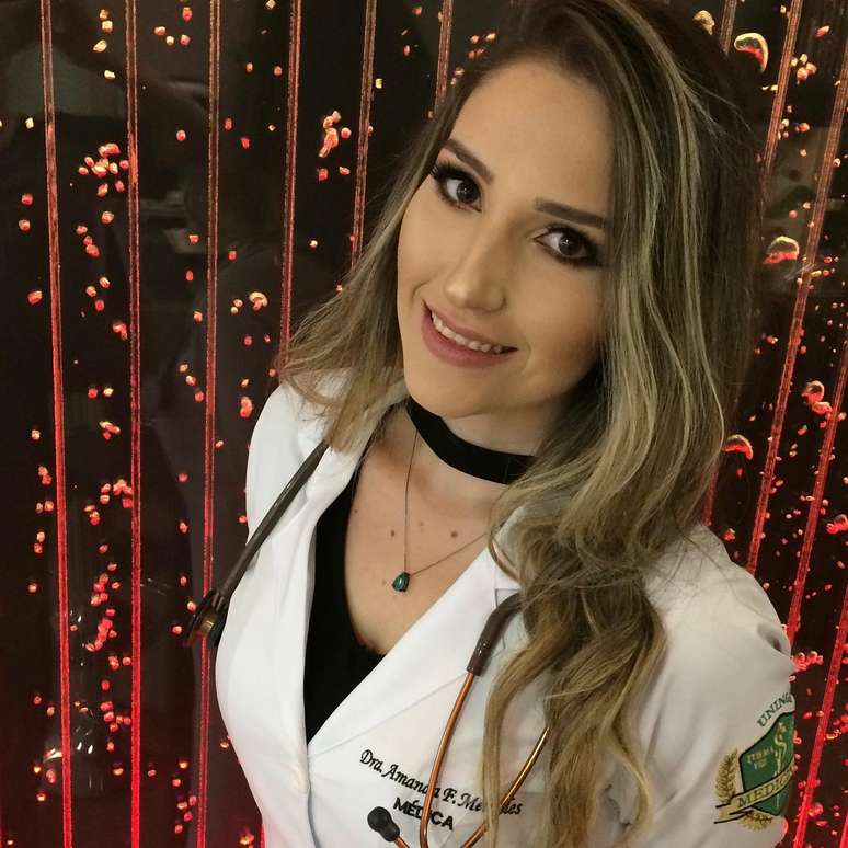 Amanda Meireles é formada em Medicina, e recorreu ao Fies para conseguir cursar a graduação 