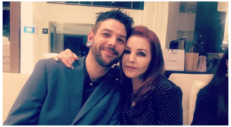 Elvis Presley’s widow visits her Brazilian son in Curitiba