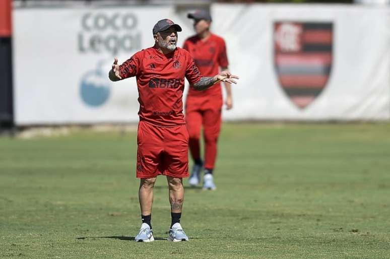 Com boas atuações, Wesley pode ser solução para lateral direita do Flamengo