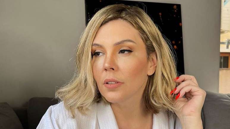 Simony retoma tratamento contra câncer com quimioterapia: "Me preparando pra mais essa luta"