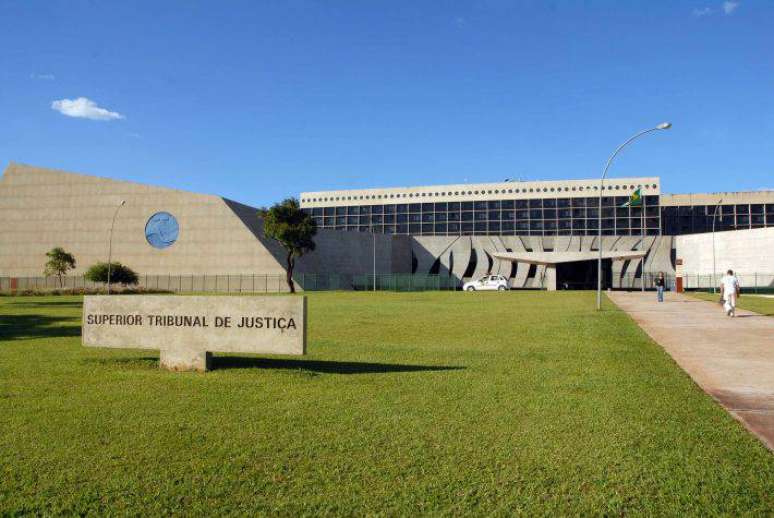 Sede do Superior Tribunal de Justiça (STJ), em Brasília; colegiado decidiu que salário de qualquer valor pode ser penhorado para o pagamento de dívidas.