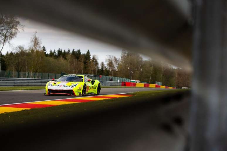 A Ferrari 57 que tem Daniel Serra como um dos pilotos sai na 10&ordf; posi&ccedil;&atilde;o da LMGTE