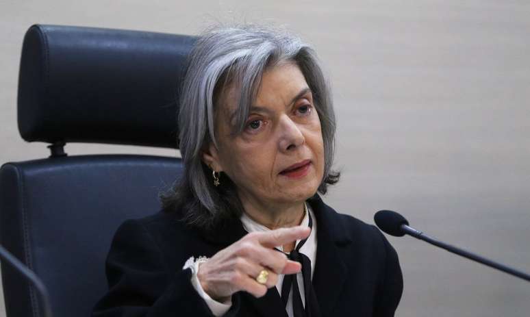 Ministra Cármen Lúcia, do Tribunal Superior Eleitoral (TSE), disse que as mulheres não podem tratadas como "coitadas" e devem ter seus direitos respeitados na disputa eleitoral