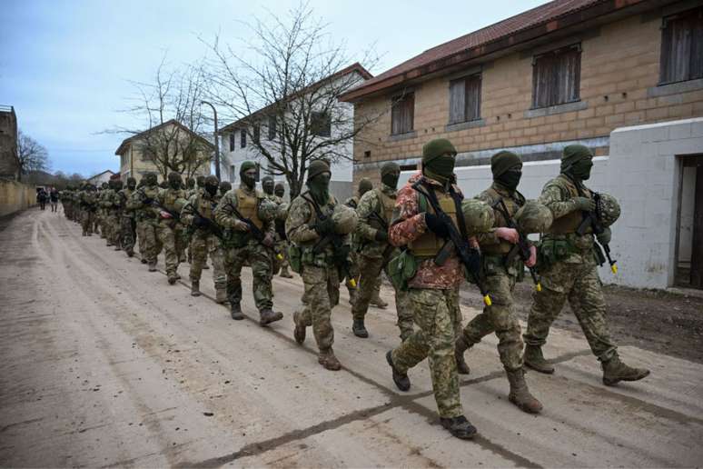 Ukraine announces counter-offensive after Russian attacks