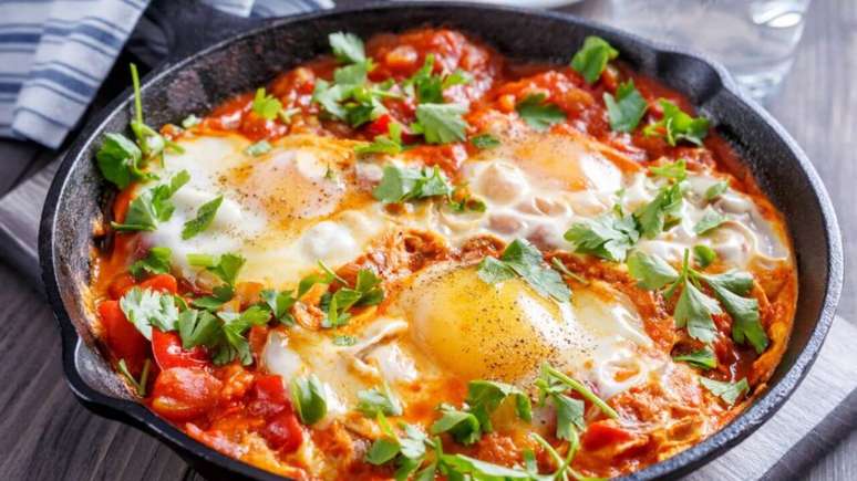 Ovos rancheiros ou huevos rancheiros, como chamam no México