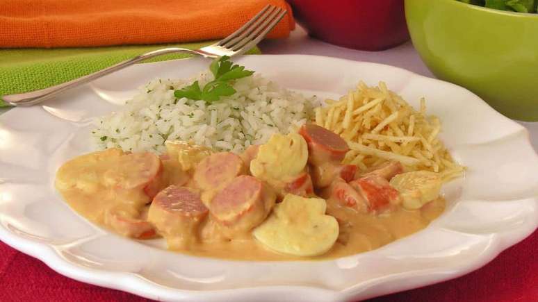 Estrogonofe de salsicha