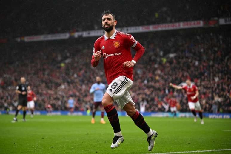 Bruno Fernandes celebra primeiro gol do United (Foto: OLI SCARFF / AFP)