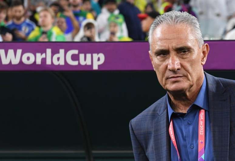 Após comandar o Brasil na Copa do Mundo, Tite quer trabalhar na Europa (Foto: Neil Hall/EFE)