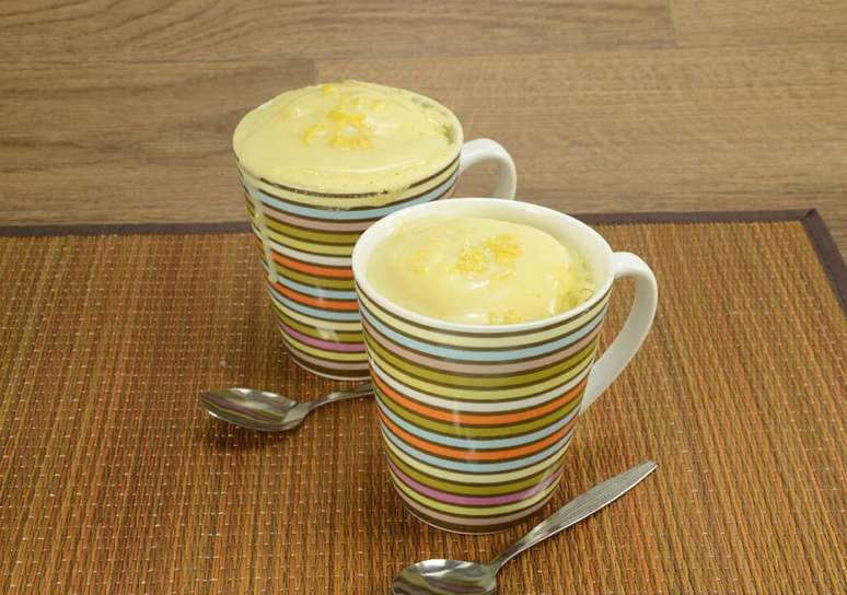 Bolo de caneca de lim&atilde;o siciliano e laranja