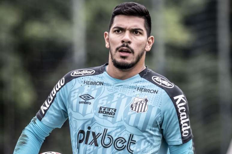 João Paulo está entre os goleiros com mais defesas no Brasileirão –  Santistas