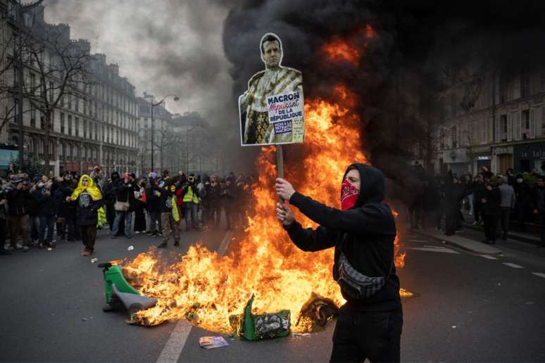 A França vive uma onda de protestos desde o começo do ano; as manifestações se intensificaram no Dia do Trabalhador Crédito