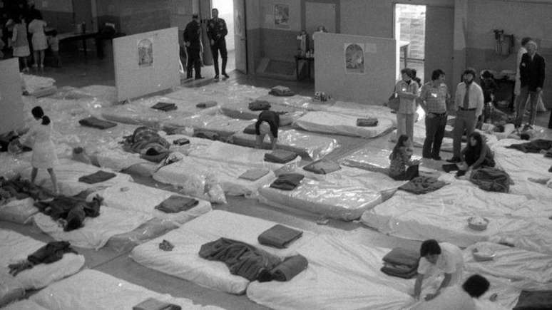 Em v&aacute;rias cidades dos Estados Unidos, abrigos foram preparados para receber os pequenos