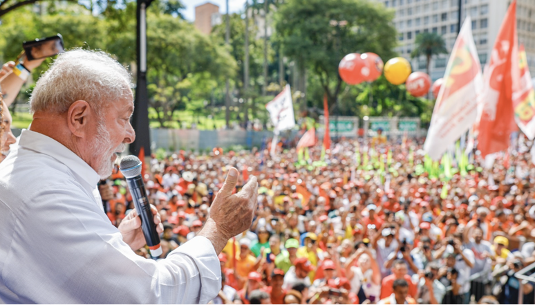 Lula discursa no Dia do Trabalho em São Paulo