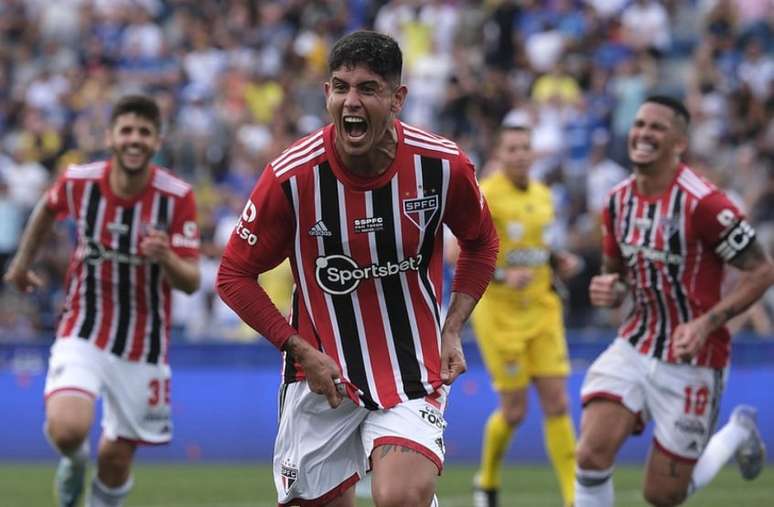 Alan Franco ainda não tinha ganhado nenhuma oportunidade com Dorival Júnior (Foto: Rubens Chiri / saopaulofc.net)