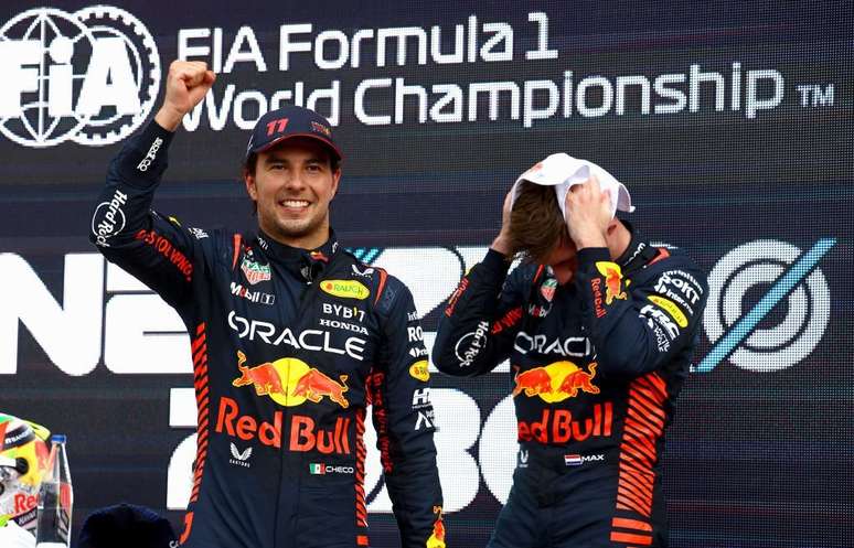 Perez e Verstappen em Baku. Segundo Ralf Schumacher, a subida do mexicano pode estragar o clima na Red Bull