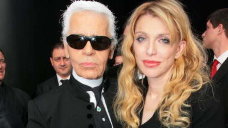 Courtney Love detona Met Gala por 'desrespeitar' legado de Karl Lagerfeld