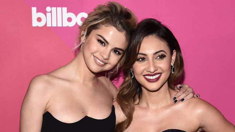 Francia Raisa, amiga que doou rim para Selena Gomez, foge de perguntas sobre a cantora