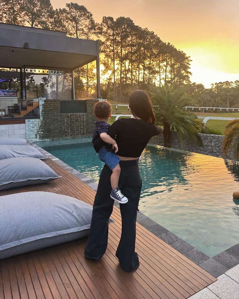 Bianca Andrade e seu filhos, Cris