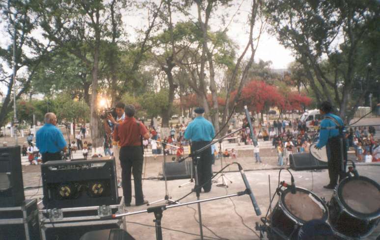 Em 2002, pra&ccedil;a teve festas de forr&oacute; organizadas pela Casa de Cultura de S&atilde;o Miguel