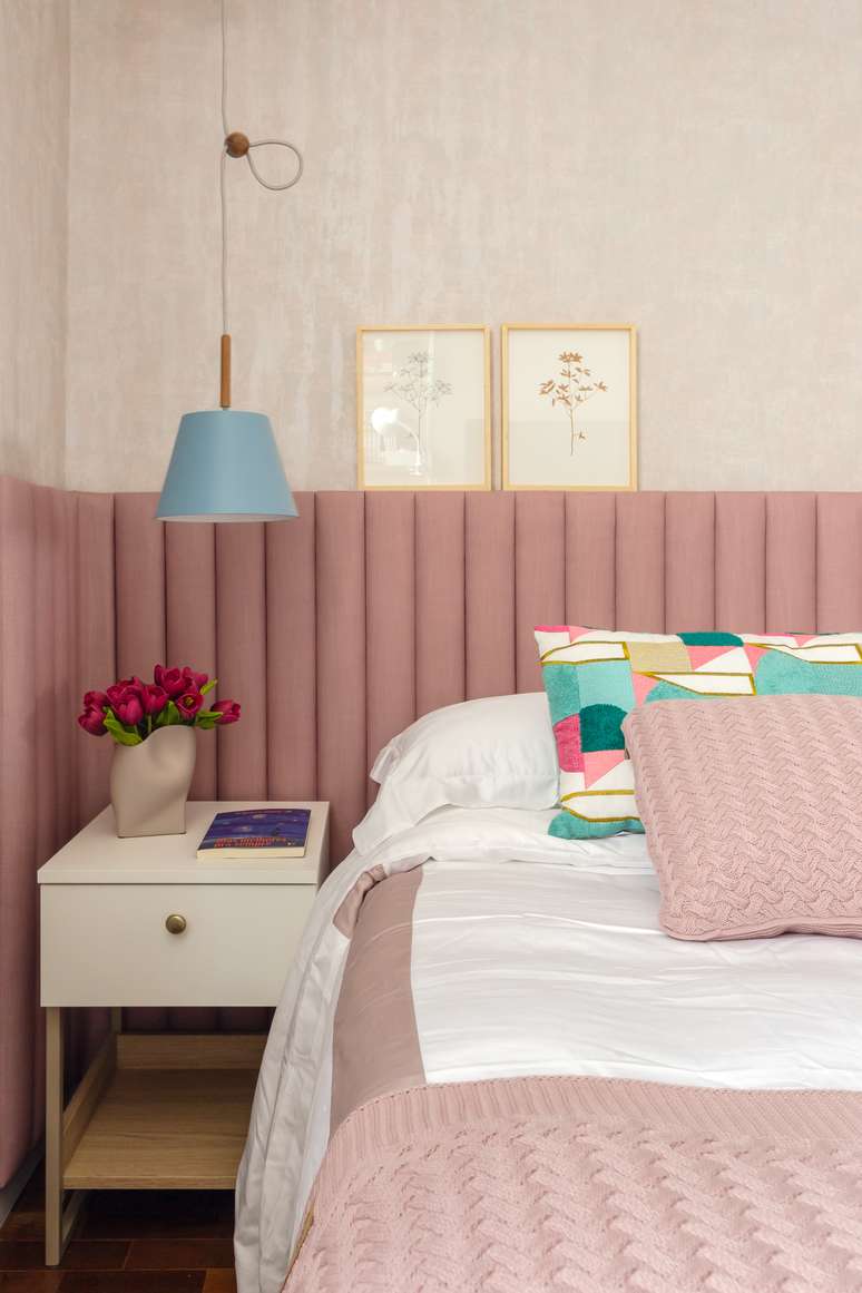Upholstered headboard: how to sanitize?