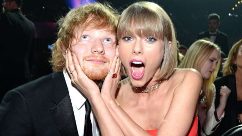 Ed Sheeran fala sobre amizade com Taylor Swift: "Esp&eacute;cie de terapia"