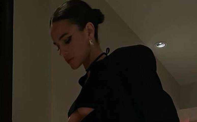 Marquezine look with “holes” and no panties for R$ 5,000