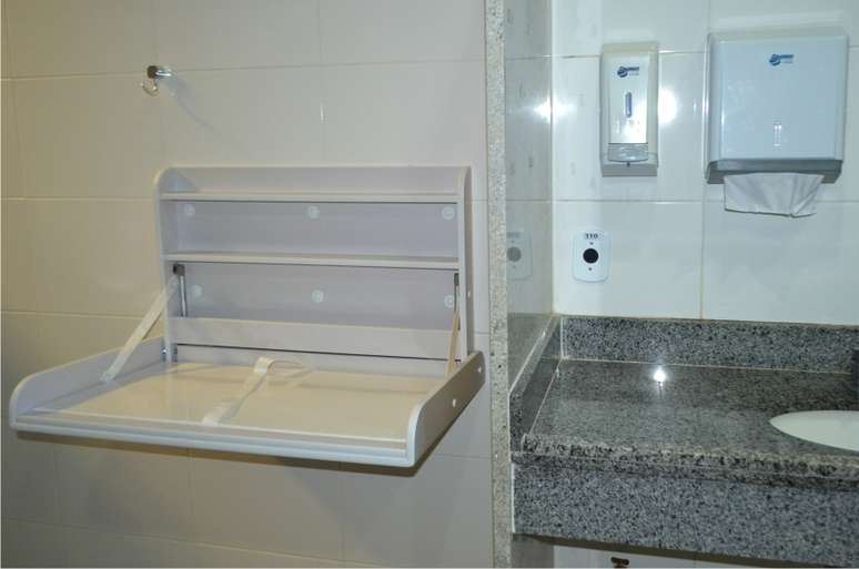 Recomenda&ccedil;&atilde;o de especialistas &eacute; que pais higienizem frald&aacute;rio antes de deitar o beb&ecirc;