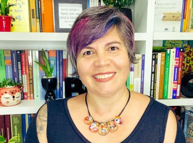 T&acirc;nia Dornellas &eacute; assessora de advocacy da Campanha Nacional pelo Direito &agrave; Educa&ccedil;&atilde;o, especialista em Ensino Interdisciplinar sobre Inf&acirc;ncia e Direitos Humanos (UFG) e em Pol&iacute;ticas P&uacute;blicas (UnB)