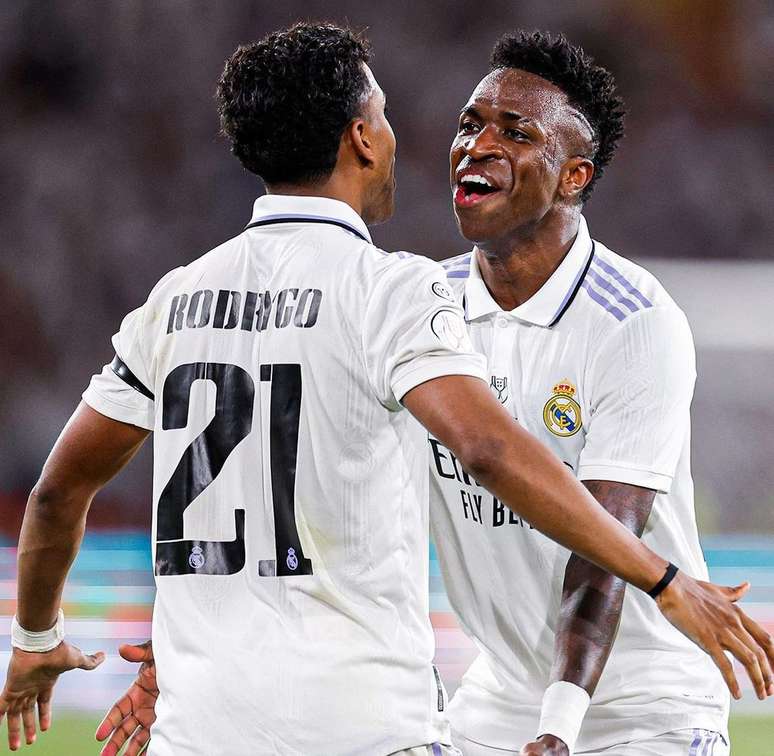 Rodrygo e Vini Jr. em campo pelo Real Madrid