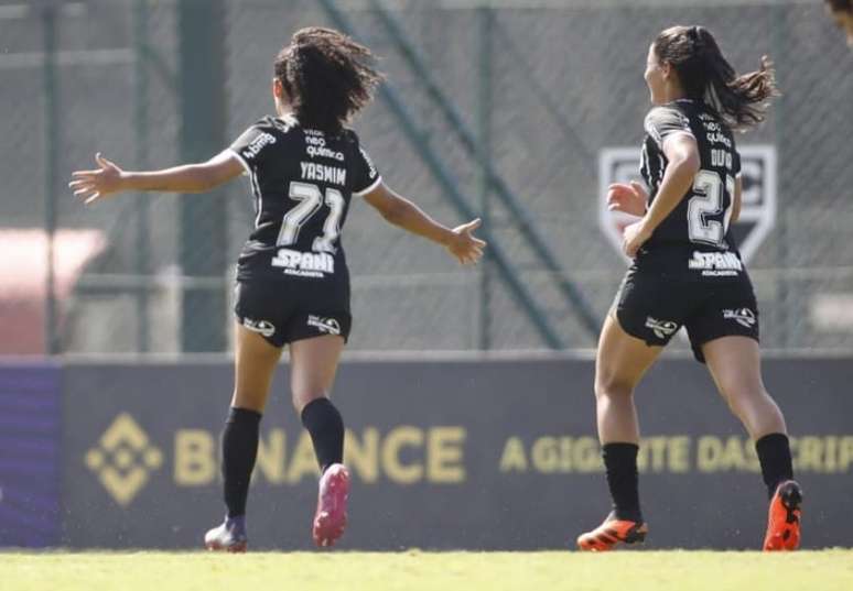 Yasmim celebrates a goal for Corinthians at the Majestoso for Brazilian women