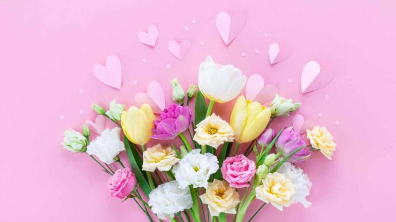 Elas carregam fortes representações de afeto e gratidão. Saiba mais sobre a simbologia das flores para presentear neste Dia das Mães! -