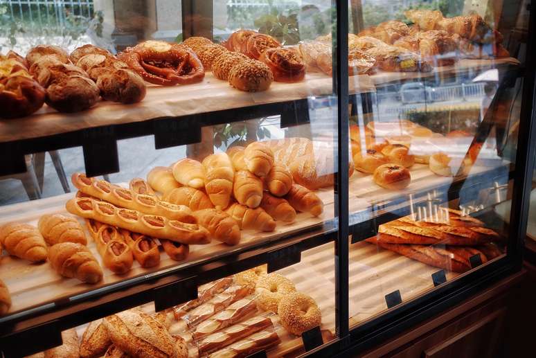 Source of carbohydrates, bread is usually eliminated from the routine of those who want to lose weight: but is it really necessary?