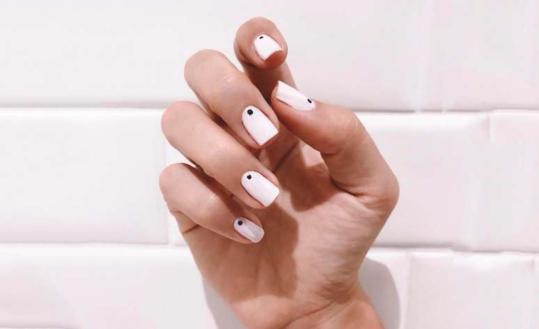 3 minimalist nail decorations