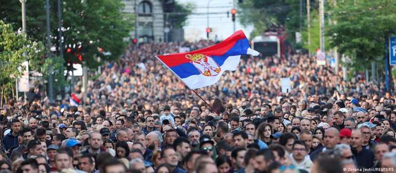 Thousands protest in Serbia after shooting attacks
