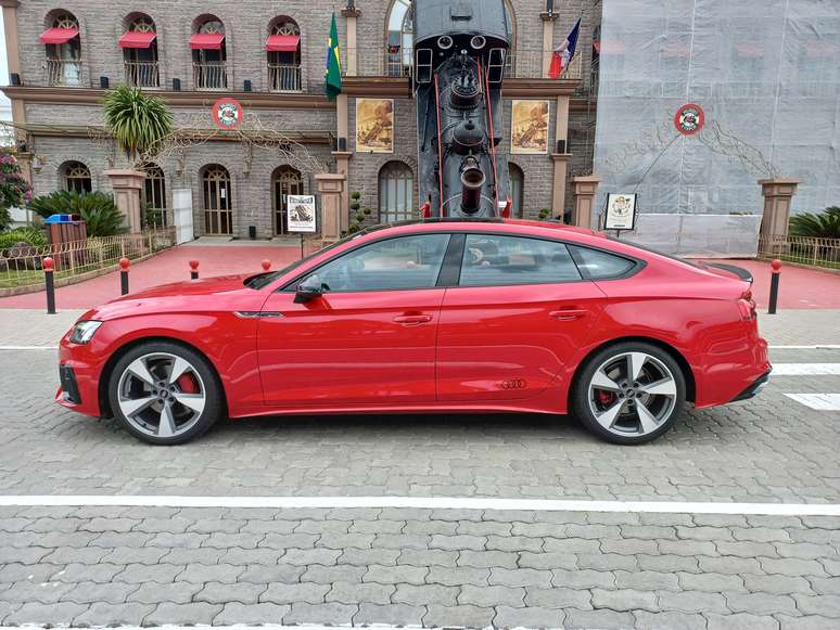 Audi A5 Carbon Edition em Gramado, Rio Grande do Sul