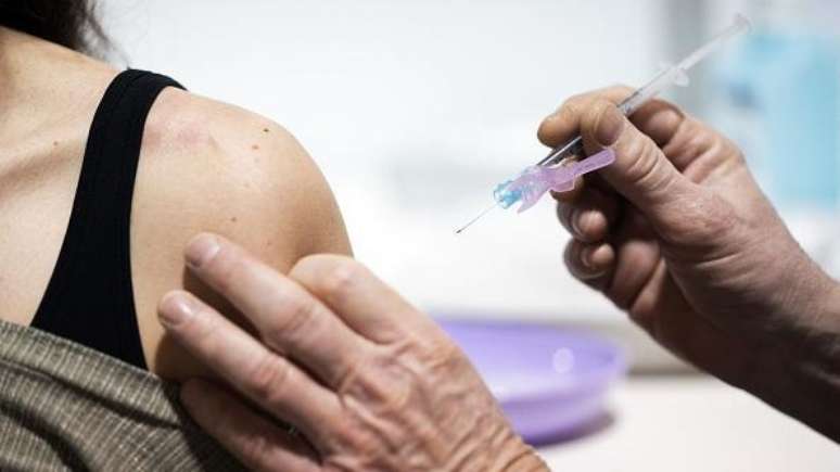 As vacinas de mRNA chegaram à população em tempo recorde durante a pandemia de covid-19