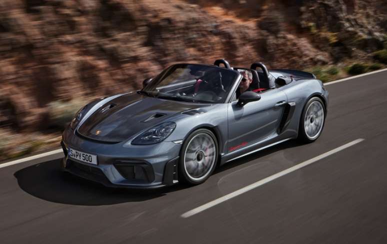 Porsche confirma 718 Spyder RS no Brasil em 2024.