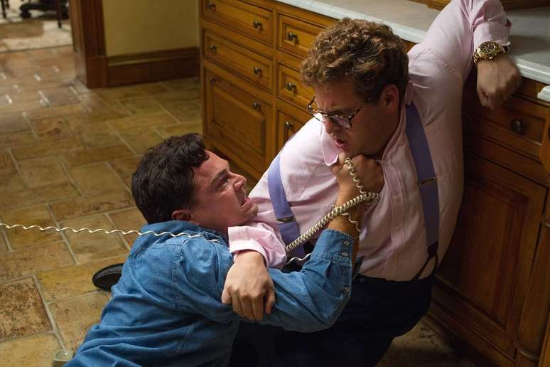 Leonardo DiCaprio e Jonah Hill em cena de O Lobo de Wall Street.