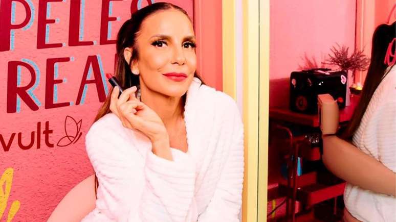 Chove chuva? Ivete Sangalo arrasou com look que nós amamos!