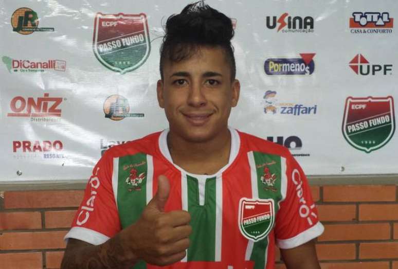 Romarinho teve uma breve carreira como jogador profissional. Ele apontado como um dos membros do grupo.