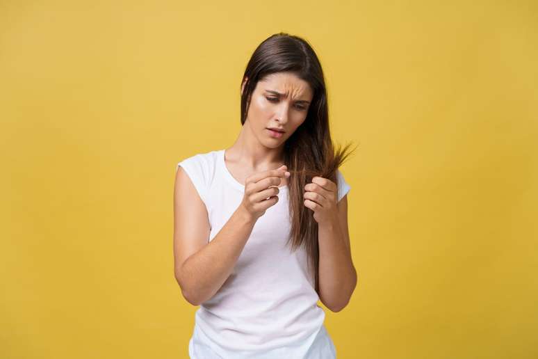 Seu cabelo está sem brilho e com pontas duplas? |