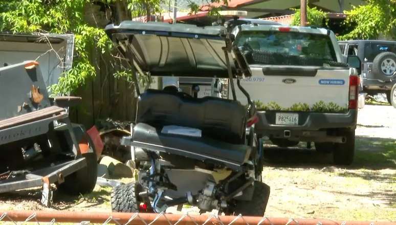 Carrinho de golfe era usado pelos noivos quando foram atingidos pela motorista embriagada.