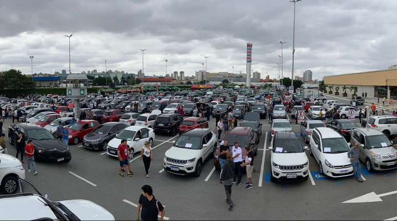 Feirão AutoShow agora tem ingresso mais em conta para carros populares à venda.