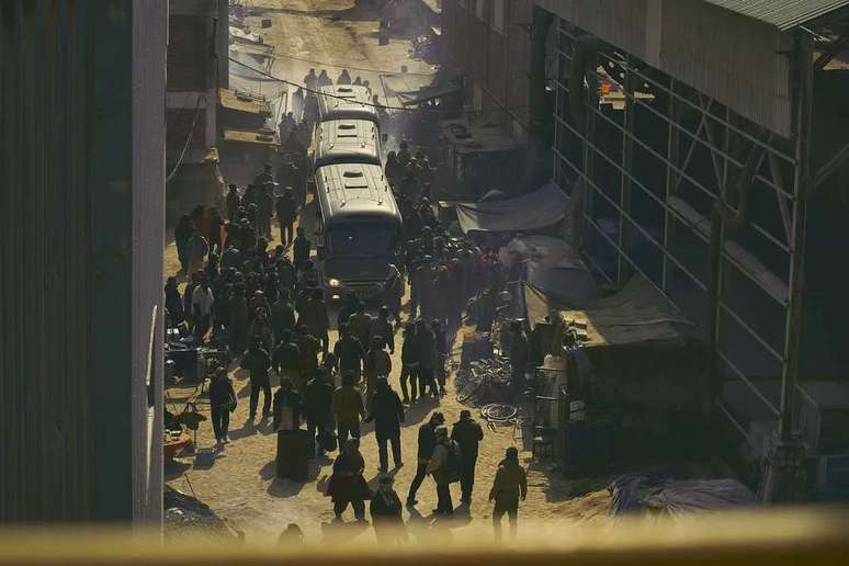 The series raises an interesting debate about the impact of the pandemic on different layers of society (Image: Disclosure / Netflix) The series raises an interesting debate about the impact of the pandemic on different layers of society (Image: Disclosure / Netflix)