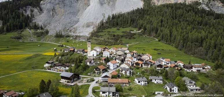 Switzerland evacuates the village due to landslide risk