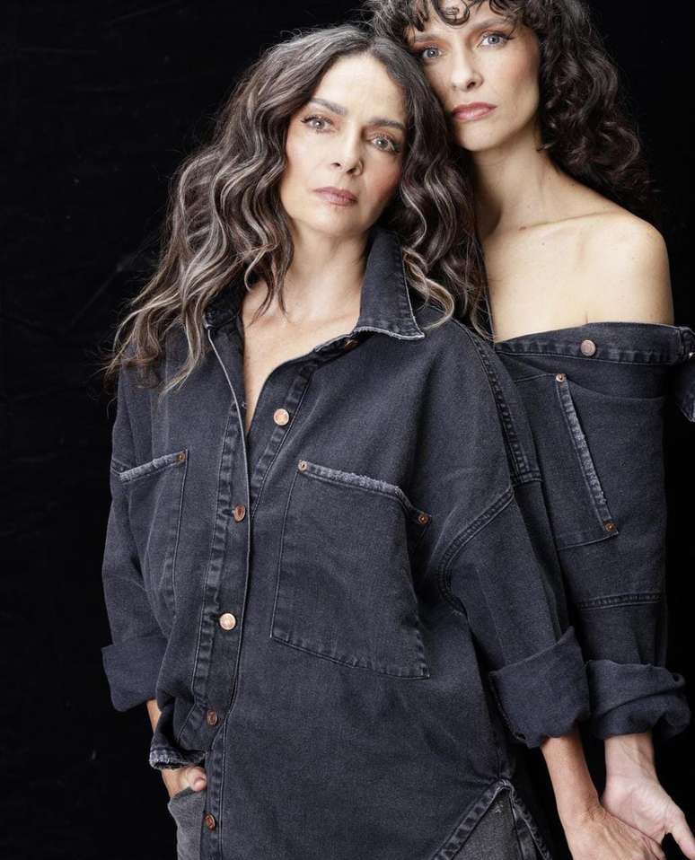 Claudia Ohana and Dandara Ohana in a photo shoot 