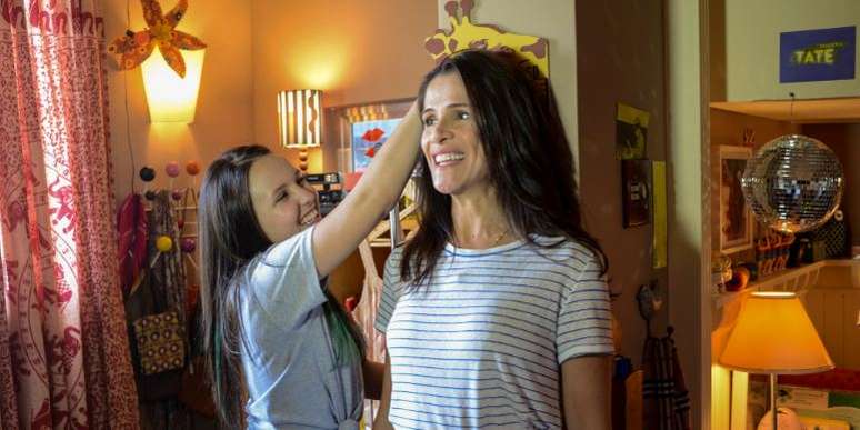 &ldquo;Fala S&eacute;rio, M&atilde;e&rdquo; &eacute; uma com&eacute;dia leve que aborda rela&ccedil;&atilde;o entre uma m&atilde;e e uma filha adolescente 