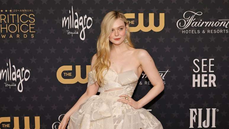 Elle Fanning viverá Sylvie Russo, namorada de Bob Dylan, em cinebiografia do cantor