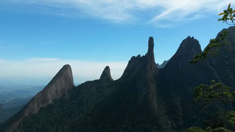 Em Teres&oacute;polis fica uma das portarias do Parque Nacional da Serra dos &Oacute;rg&atilde;os, que abriga o Pico Dedo de Deus